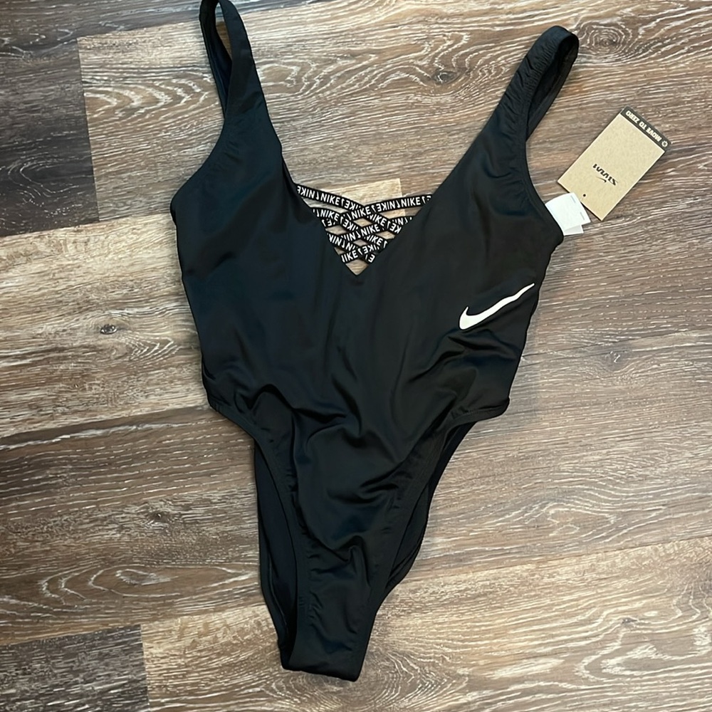 NWT Nike One Piece Swimsuit